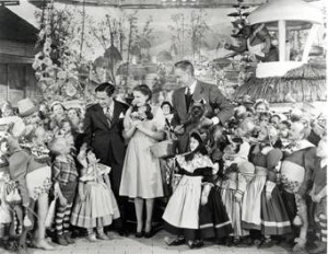 Wizard Of Oz - Dorthy and the Munchkinz